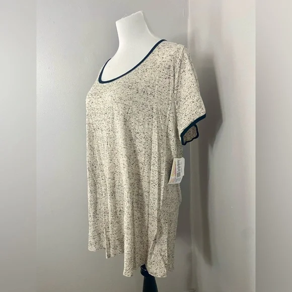 LuLaRoe Classic T Shirt NWT Black and White Short Sleeve - Picture 3 of 7